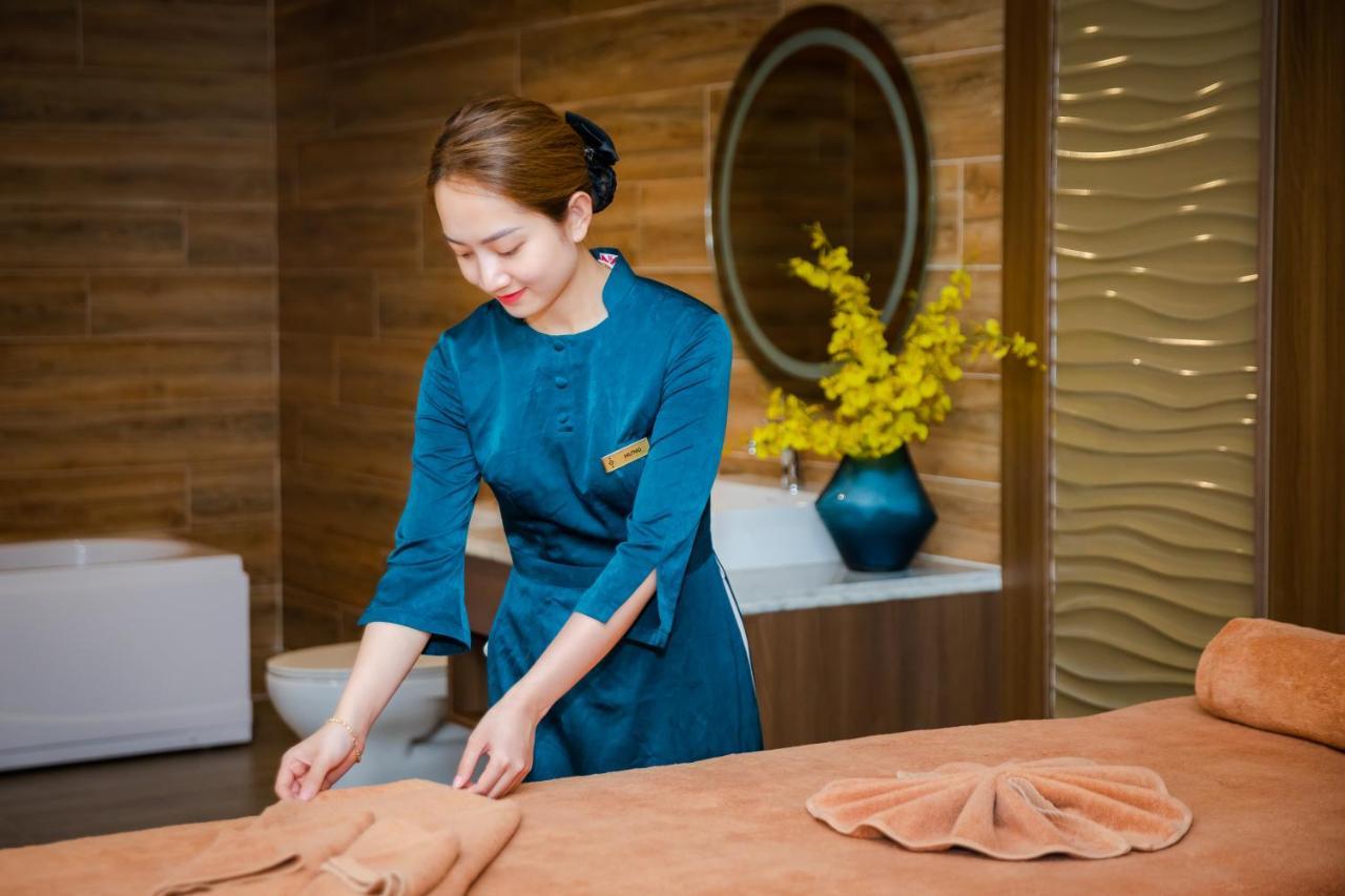 Muong Thanh Luxury Ha Long Centre Hotel Buitenkant foto