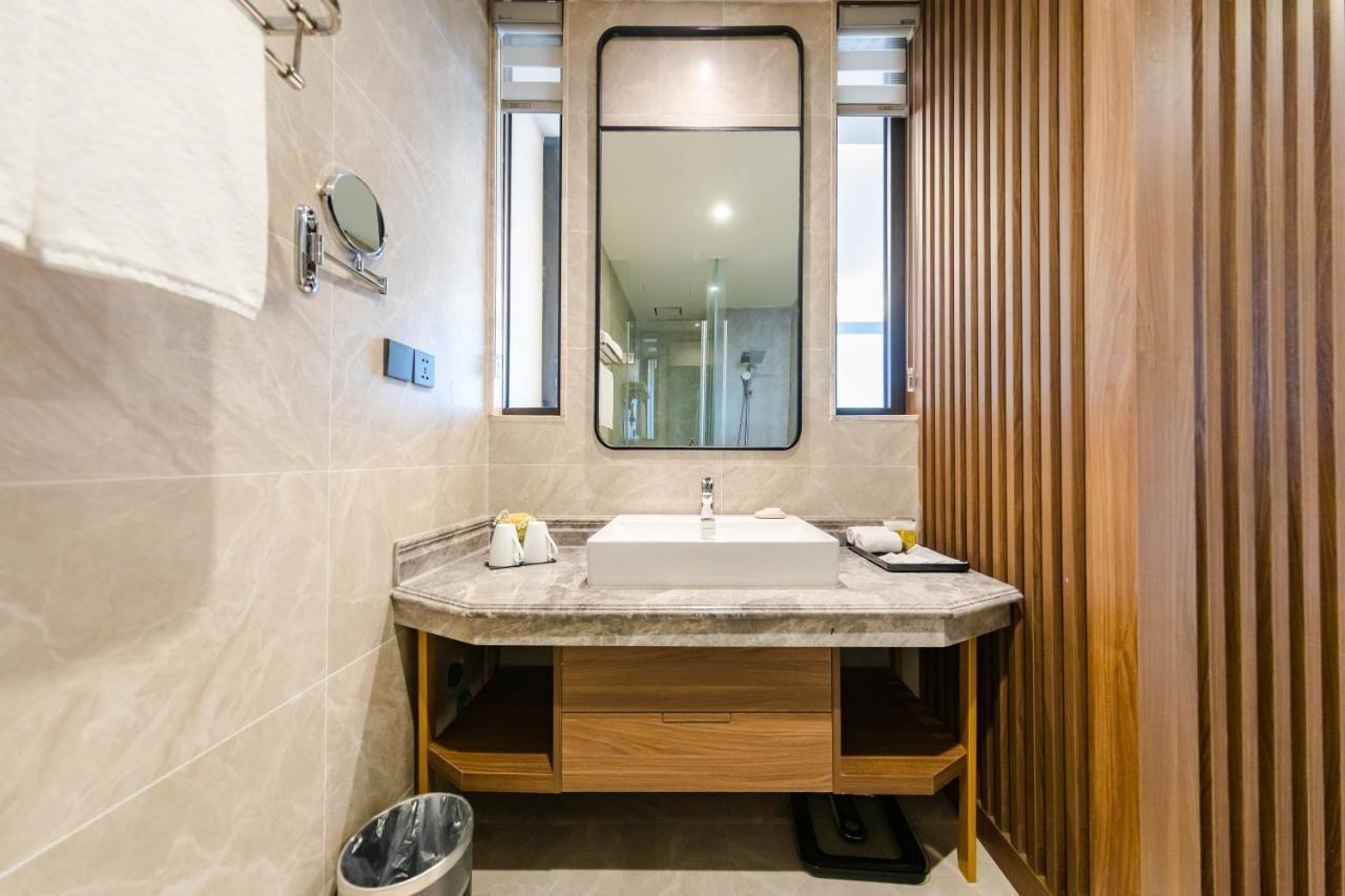 Muong Thanh Luxury Ha Long Centre Hotel Buitenkant foto